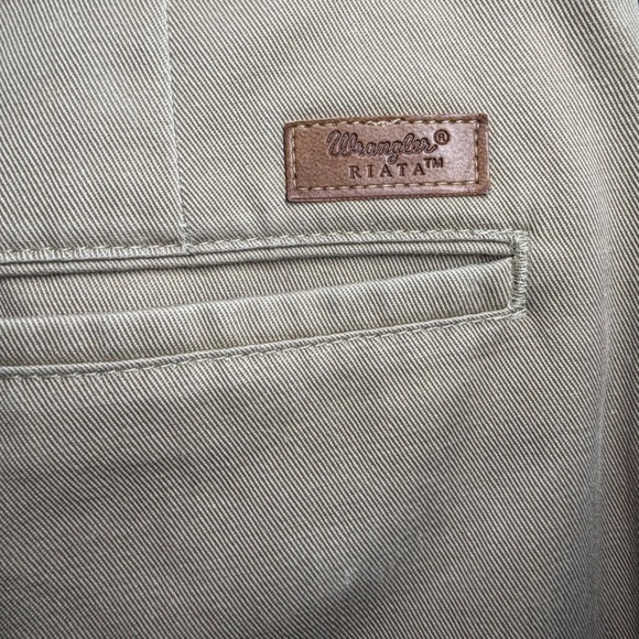 Wrangler Riata Mens Khaki Straight Leg Casual Cotton Pants Size 34x36 - Picture 2 of 3